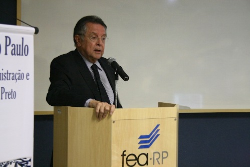 Roberto Macedo